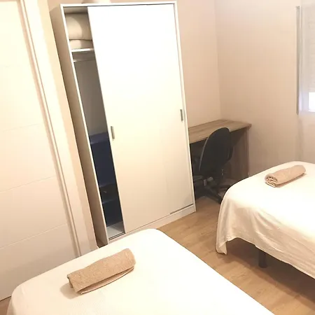 Homestay En Compartido Delicias Cerca Del Mar, Aeropuerto, Ave Y Metro Malaga